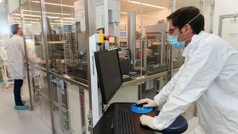 A estratégia de reposicionamento de drogas envolve programas de computador e experimentos em laboratórios