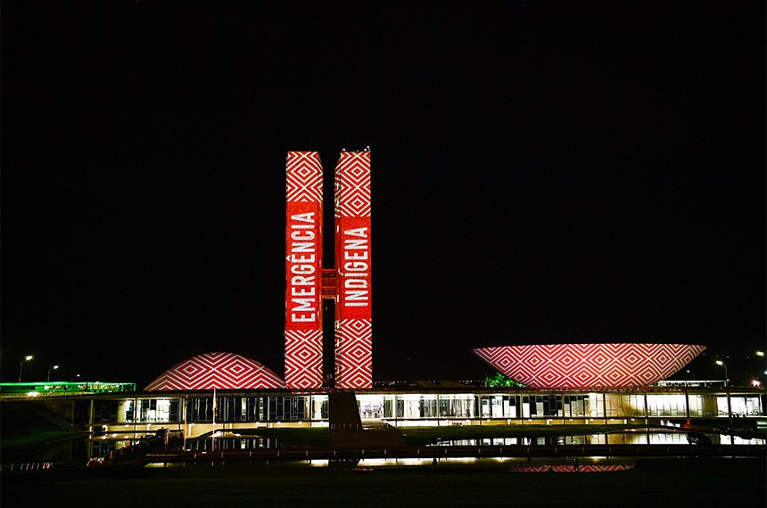 Congresso Macional é pintado em homenagem aos inígenas