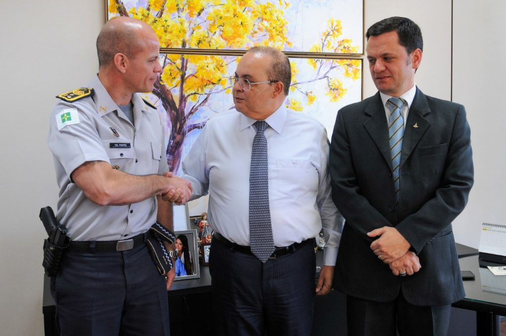 Coronel Julian quando foi empossado pelo governador Ibaneis no comando da PM-DF, ao lado Anderson Torres atual ministro da Justiça