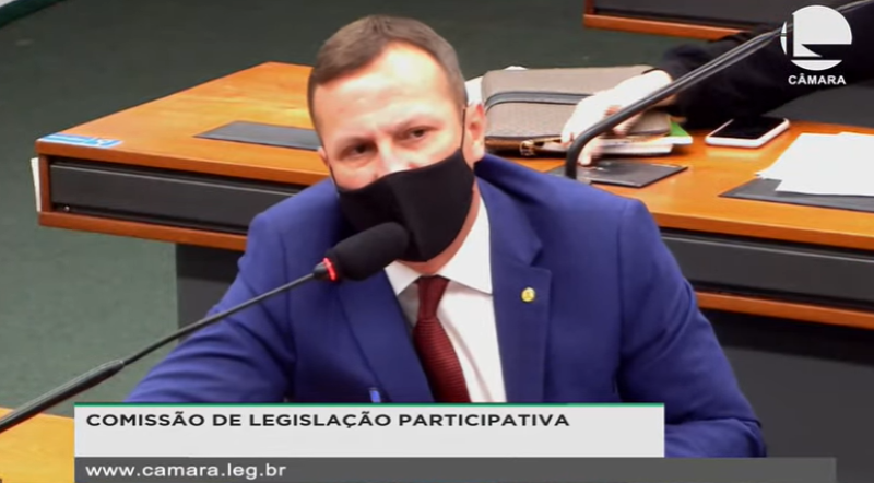 Deputado federal Sanderson (PSL-RS) bradou que estava sendo desrespeitado por um servidor público