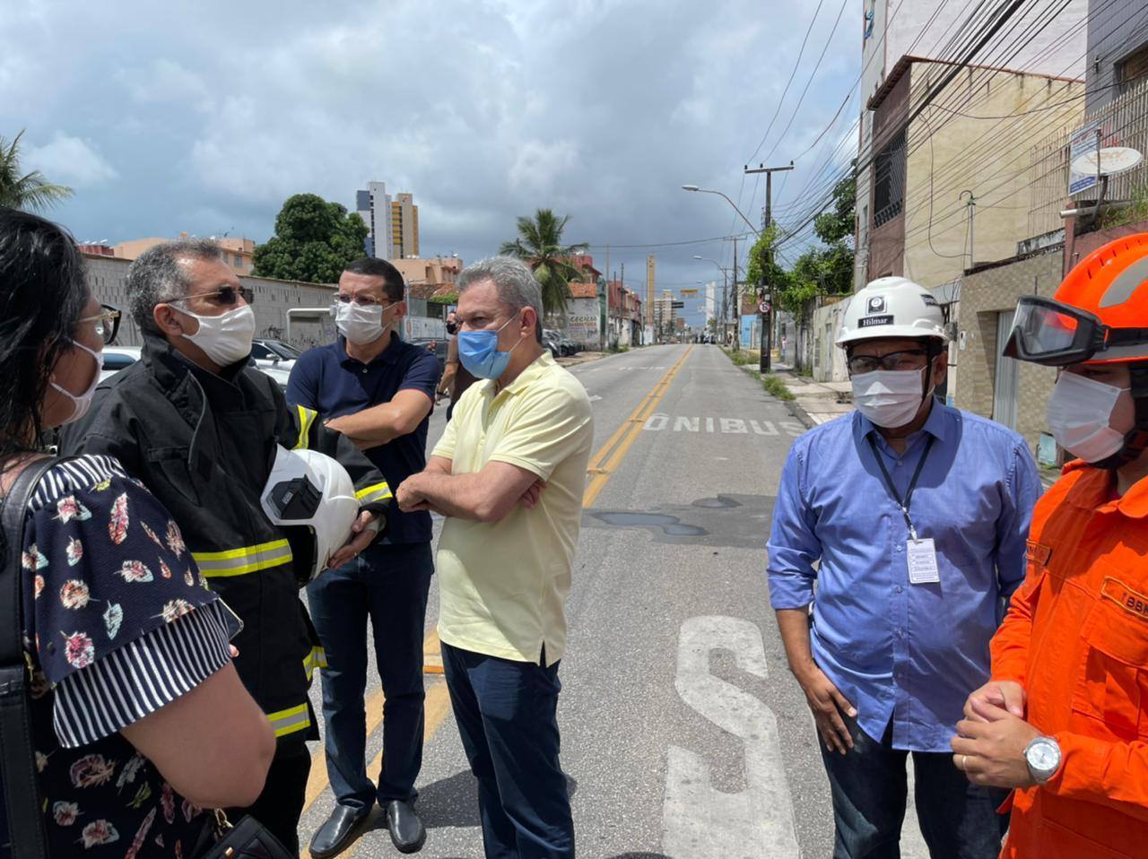José Sarto, prefeito de Fortaleza, esteve no local do acidente
