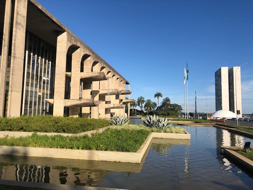 O Ministério da Justiça e, ao fundo, o Congresso Nacional