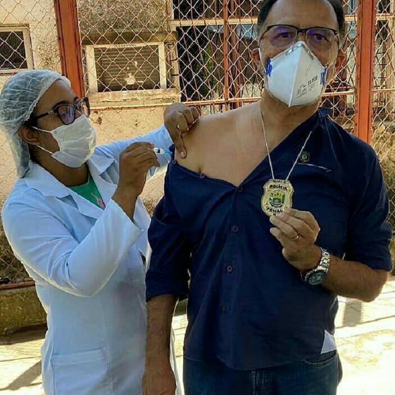 O policial penal Jacinto Teles, presidente da AGEPPEN-BRASIL, também foi vacinado nessa quarta-feira (7/04)
