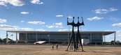 Os Candangos [em frente ao Palácio do Planalto] de Bruno Giorgi em homenagem aos guerreiroros operários que construiram Brasília