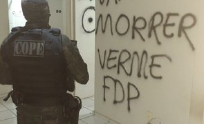 Pichações no apartamento de policial penal