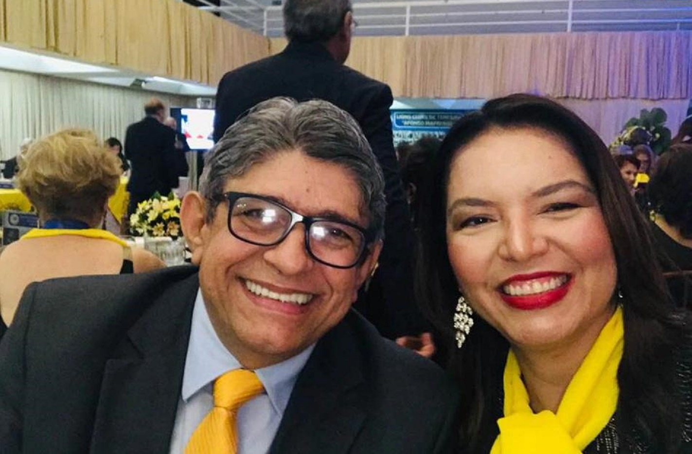 Advogado, Iberê Jôfili Lopes, e sua esposa, a jornalista Fernanda Lopes