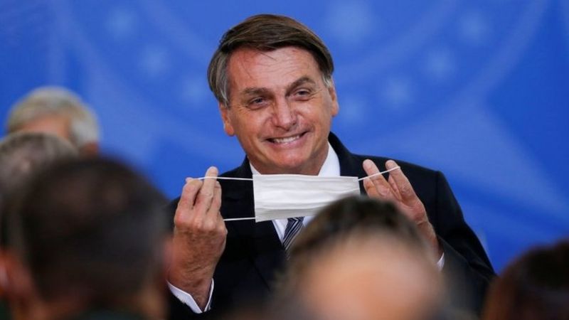 Protesto em Manaus contra atuação de Bolsonaro na pandemia - crise no Amazonas será investigada na CPI