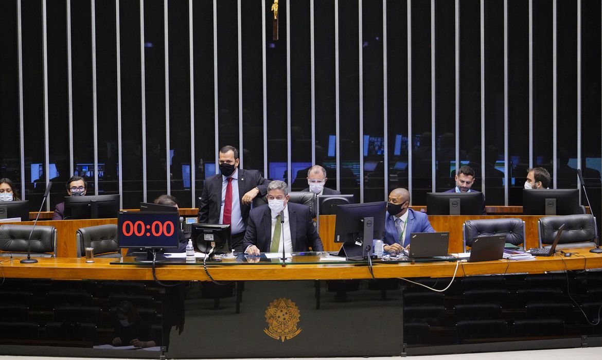 Câmara aprova proposta da MP da Eletrobrás por 313 votos a 166