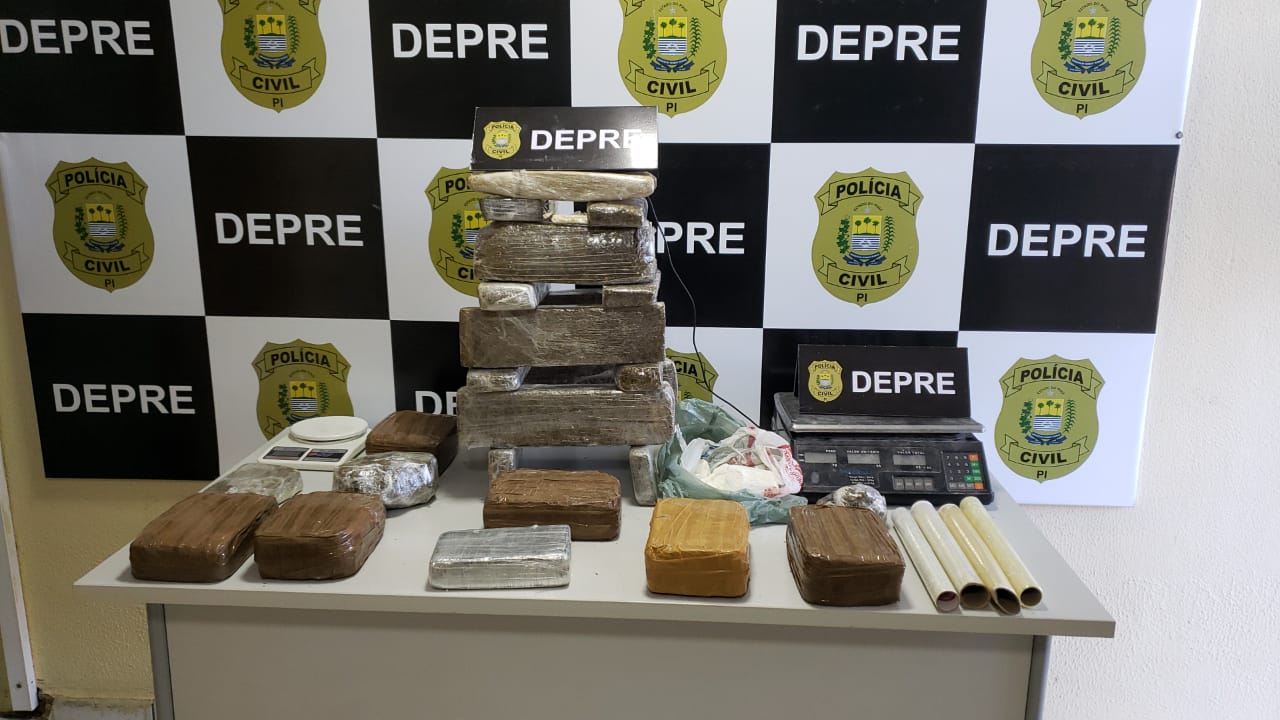 De acordo com a DEPRE, o material entorpecente continha maconha, cocaína e skank.