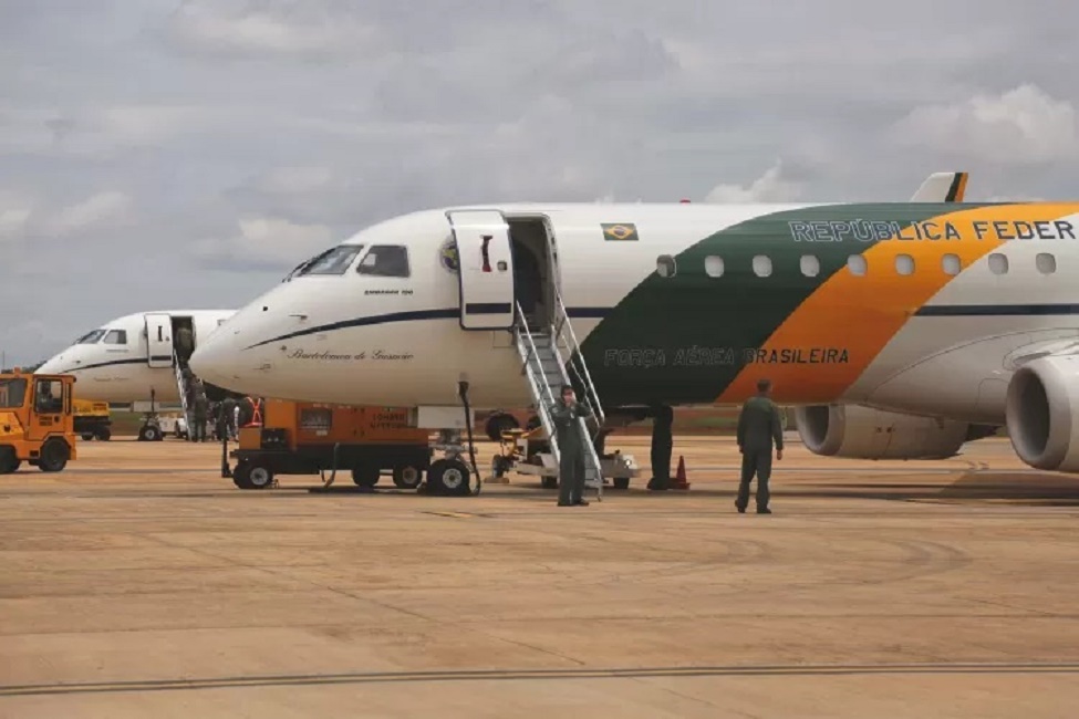 Militares são investigados por usar aviões da FAB para traficar cocaína