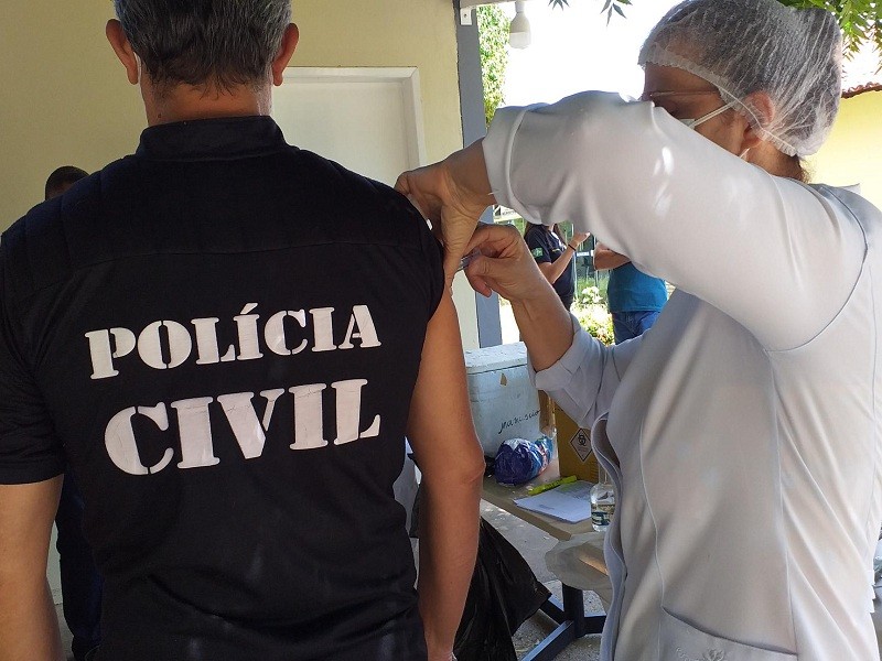 Policiais Civis receberam a 2ª dose durante o dia de ontem (4/5)