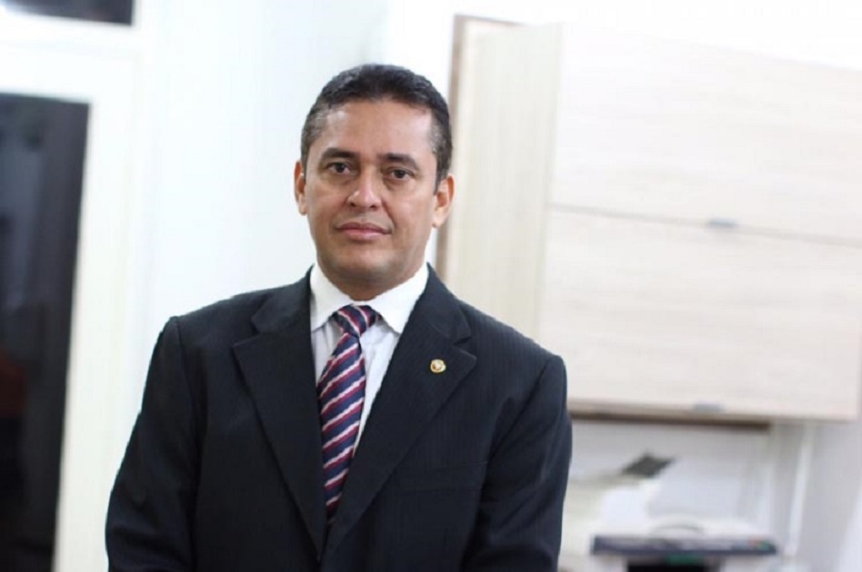 Cleandro Alves de Moura é piauiense e entrou no Ministério Público em 1996