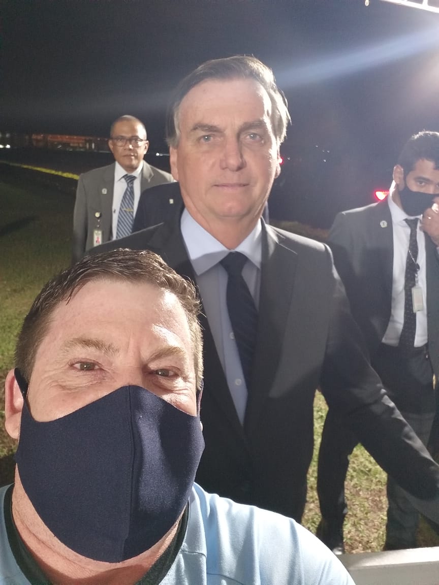 Jaime Schwengber junto ao presindente Jair Bolsonaro, em Brasília