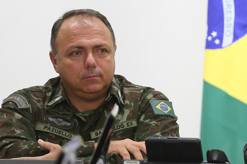 No dia 23 de maio, Pazuello, que é general da ativa, participou de evento no Rio de Janeiro com apoiadores de Bolsonaro, o que é vedado pelo Regimento do Exército