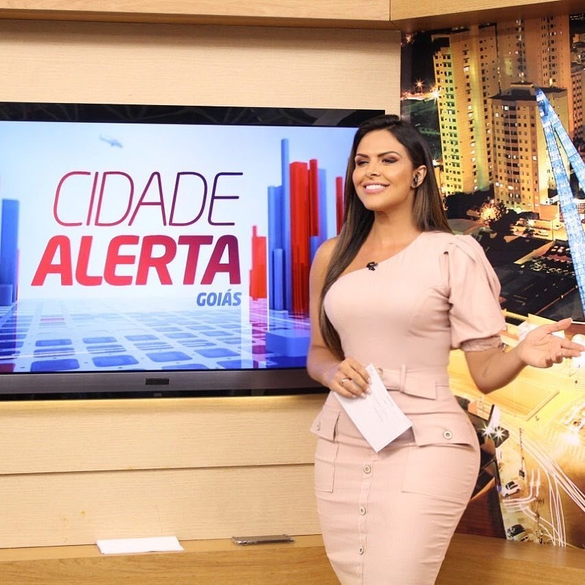 Silvye Alves é apresentadora da rede Record
