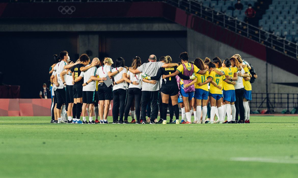 "Agradecemos de coração por todo apoio e carinho de vocês antes e durante a competição. O resultado faz parte do jogo, infelizmente não foi o que gostaríamos"