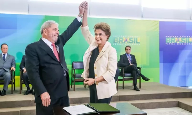 Em 2016, Lula toma posse como ministro-chefe da Casa Civil, nomeado pela presidente Dilma Rousseff