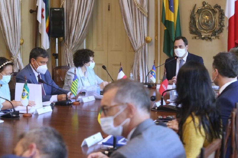 O evento foi realizado na sede do Governo de Pernambuco, com a presença de governadores e gestores do Nordeste, da embaixadora da França, Brigitte Collet, e de representantes da AFD