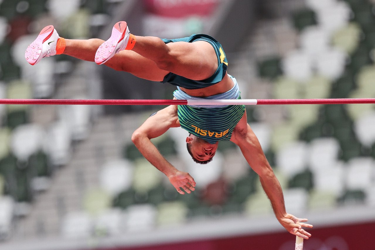 Thiago Braz garante vaga na final do salto com vara em Tóquio