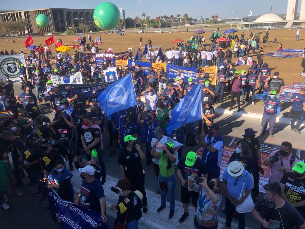 No próximo dia 18 deve acontecer um dia de greve geral no País