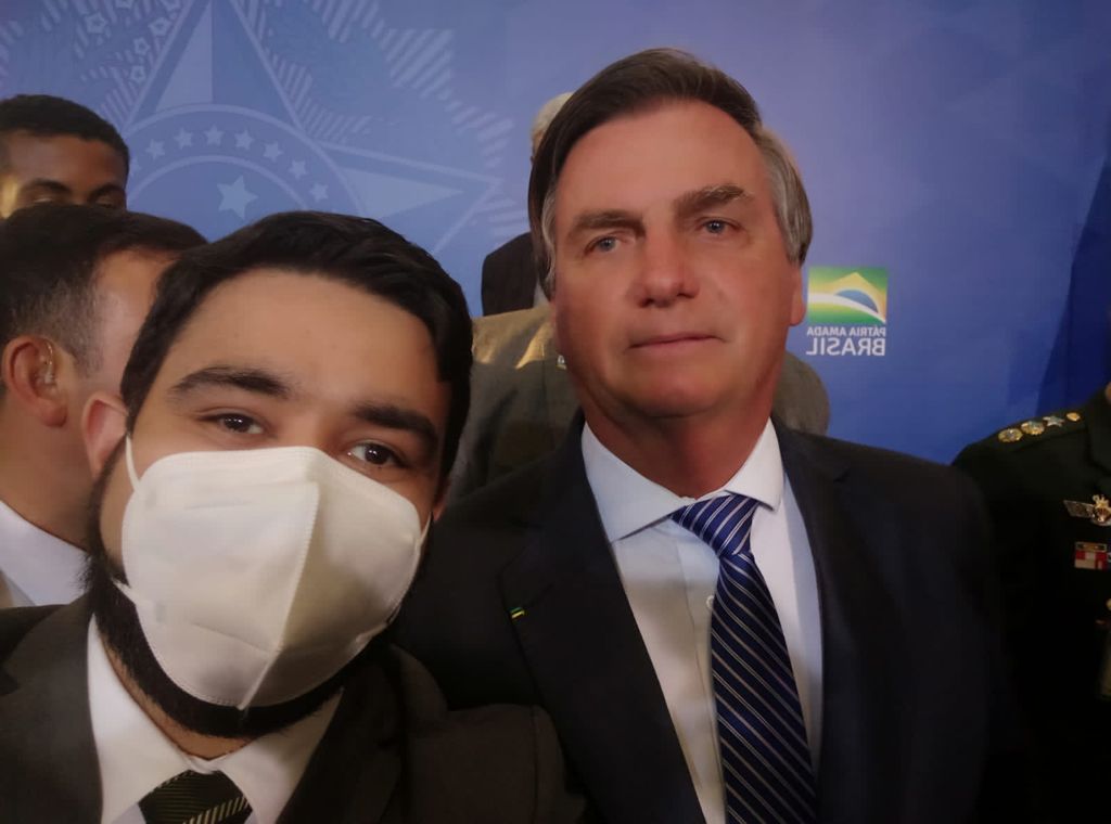 Diego Mantovalei, vice-presidente da AGEPPEN-BRASIL e o presidente da República, Jair Bolsonaro no lançamento do Programa no Palácio do Planalto no último dia 13/9