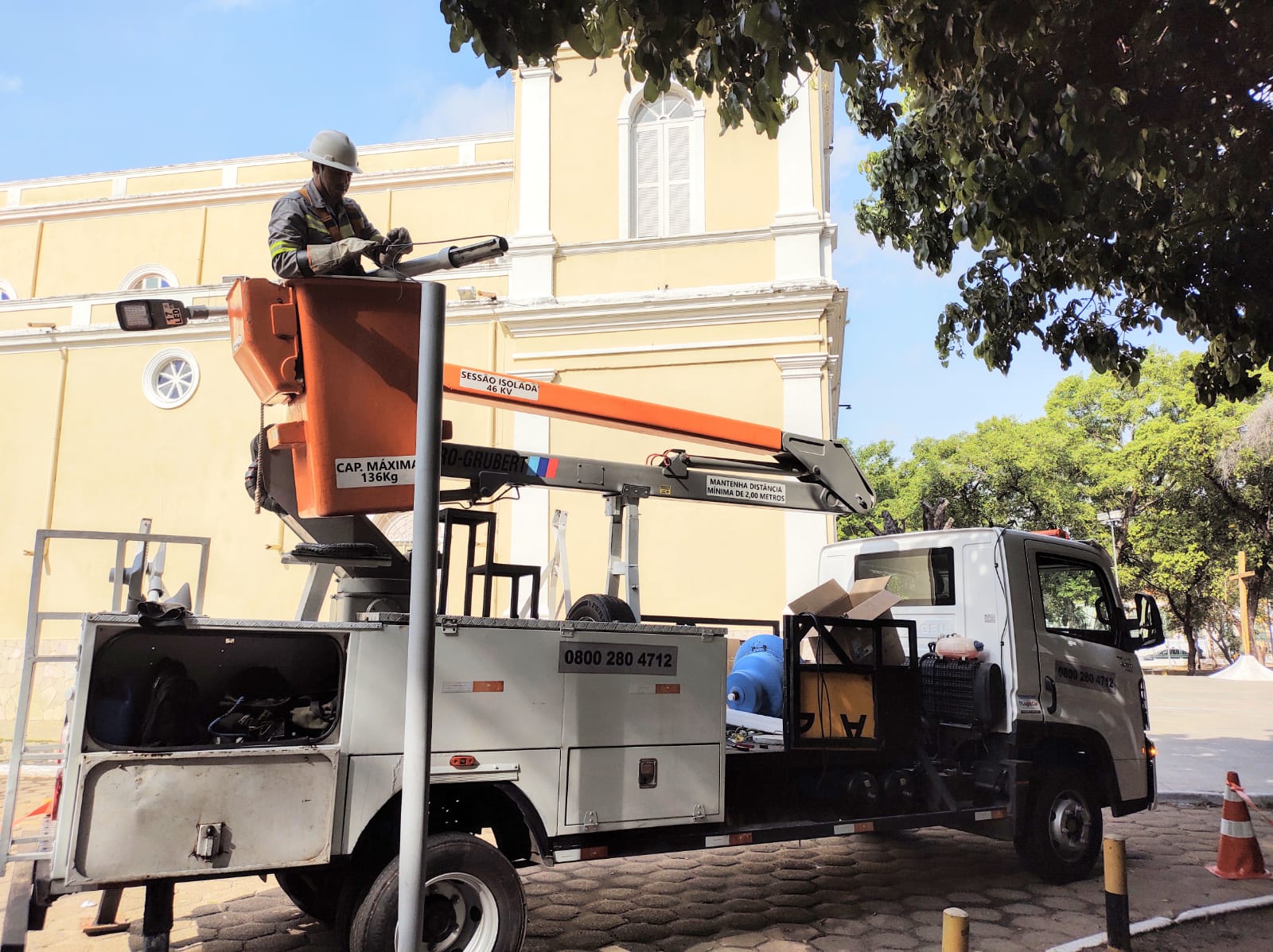 SEMDUH dobra número de luminárias da Praça Saraiva