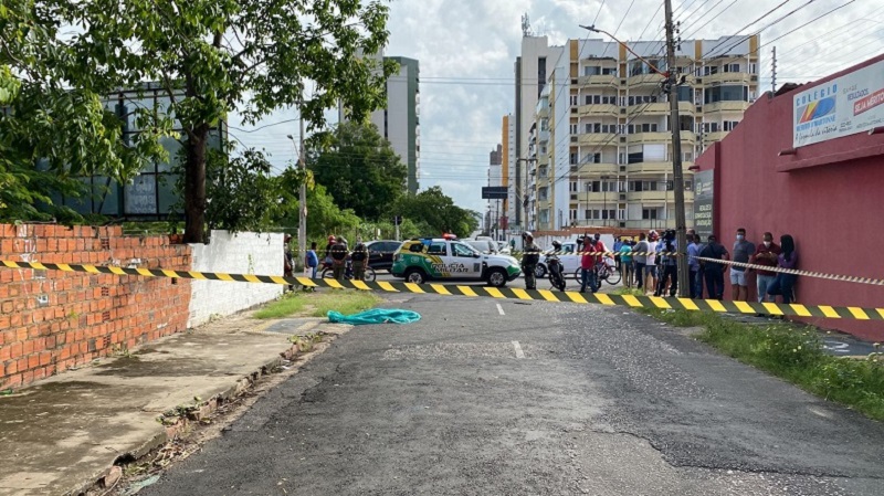 Mulher é morta a facadas no bairro Ilhotas