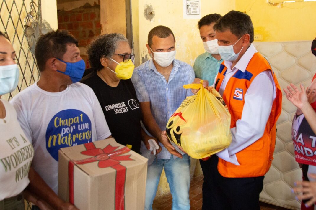 Wellington Dias visita áreas afetadas por enchentes na zona Norte da capital