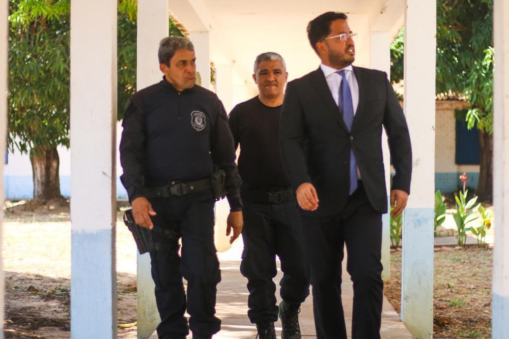 secretário da Justiça do Piauí, Carlos Edilson durante vistoria no local da aplicação do Exame Nacional para a Certificação de Competências de Jovens e Adultos (Encceja) (Foto: Divulgação) secretário da Justiça do Piauí, Carlos Edilson durante vistoria no local da aplicação do Exame Nacional para a Certificação de Competências de Jovens e Adultos (Encceja) (Foto: Divulgação)