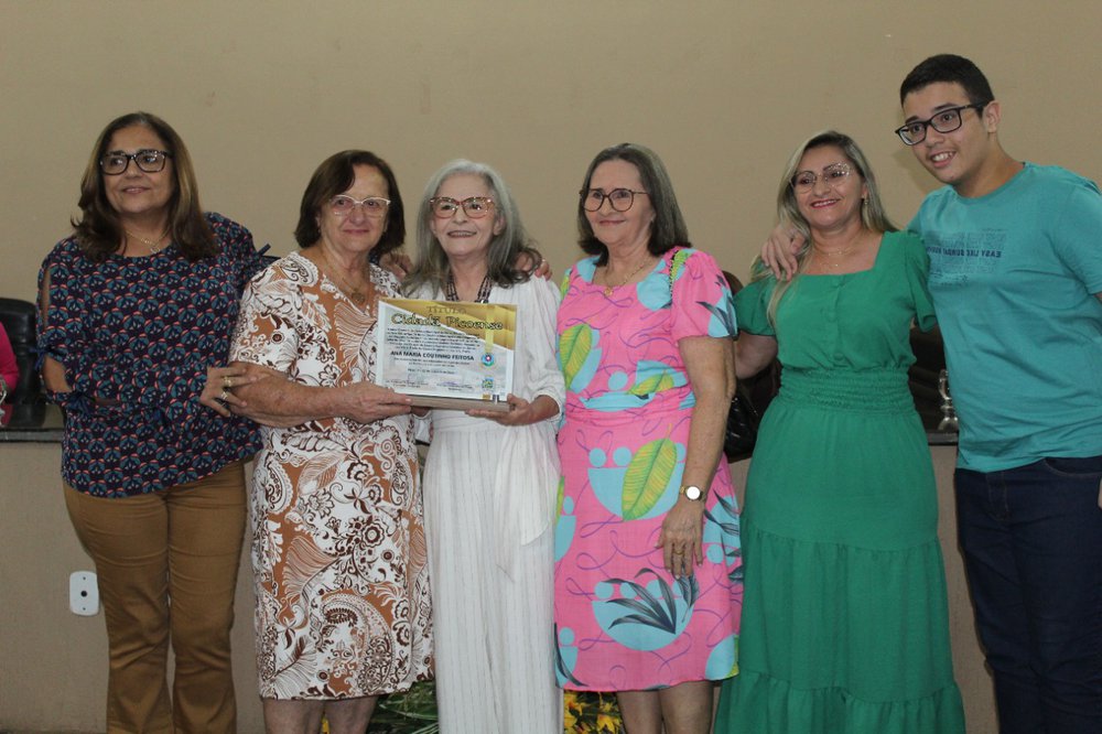 professora Ana Maria Coutinho com sua tia Lili e primos (Foto: Edivan Araújo) professora Ana Maria Coutinho com sua tia Lili e primos (Foto: Edivan Araújo)