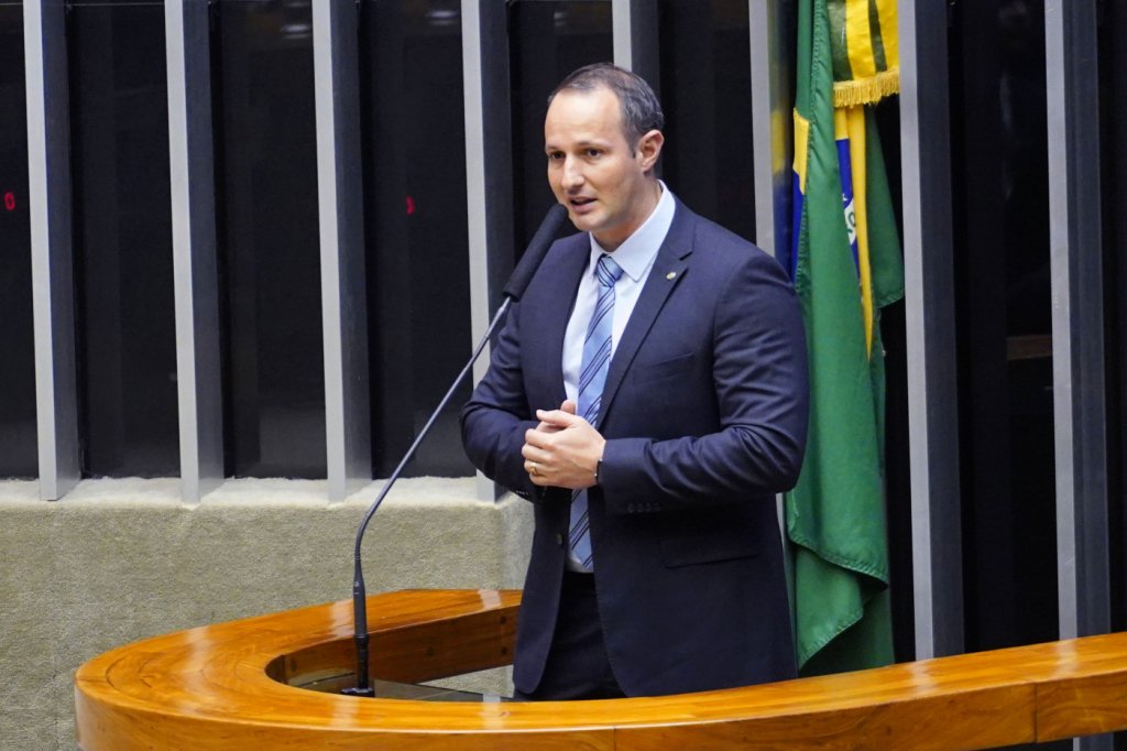 Na foto, à esquerda o secretário geral da AGEPEN-BRASIL e diretor do SINDCOP-SP, Carlos Neves, o tesoureiro da AGEPEN e diretor jurídico do Sindcop ao lado do assessor parlamentar Wesley Bastos