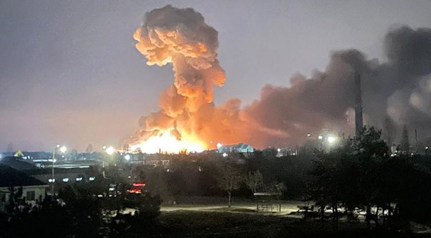 Explosão é vista na capital ucraniana de Kiev nesta quinta-feira, 24 de fevereiro