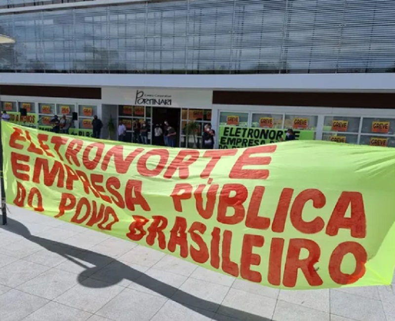Ato público contra a privatização da Eletrobras no último dia 28 de fevereiro