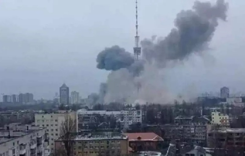 Explosões marcam 8º dia de invasão russa