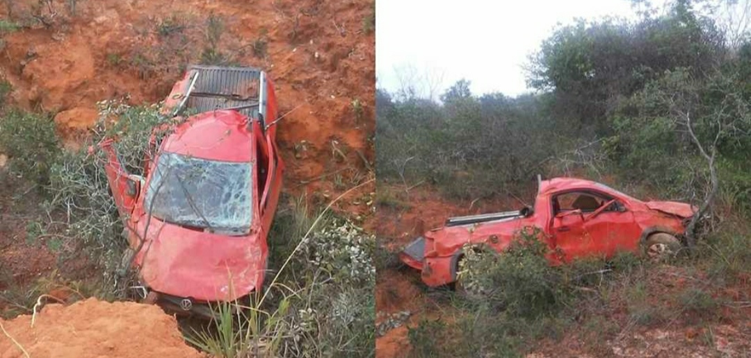 Homens morrem após carro cair em ribanceira