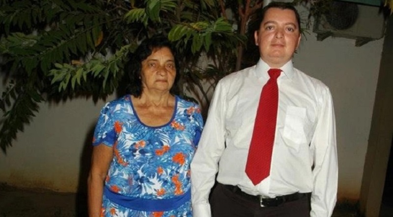 João Paulo dos Santos Mourão e a mãe Maria Nerci dos Santos Mourão