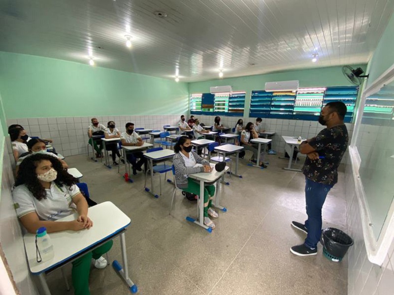 Salários dos professores da rede estadual chegam a mais de 7 mil reais