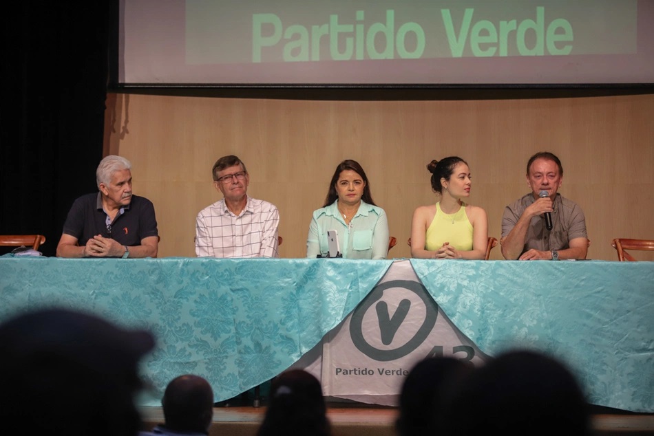 Teresa Britto anuncia permanência no Partido Verde após federação