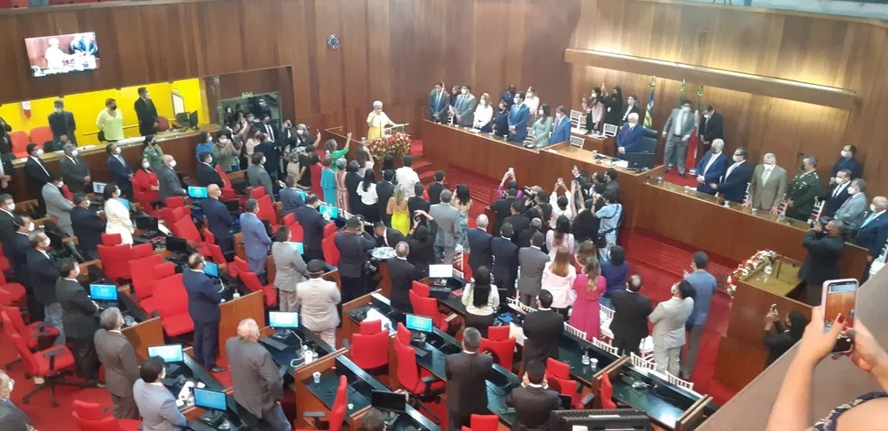 Wellington Dias (PT) renuncia ao cargo e Regina Sousa (PT) toma posse como governadora do Piauí