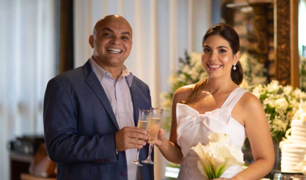 Médico Glauto Tuquarre Melo e a jornalista Lícia Dutra em ensaio para o casamento