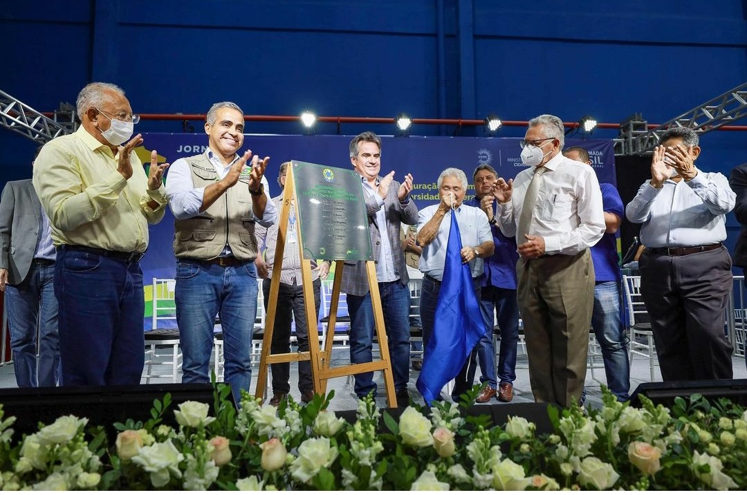 Ministro Ciro Nogueira inaugura Complexo de Badminton na UFPI