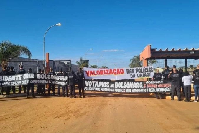 Polícias Penais Federais protestam por regulamentação da carreira (Foto: Divulgação/Sindapef/DF) Polícias Penais Federais protestam por regulamentação da carreira (Foto: Divulgação/Sindapef/DF)