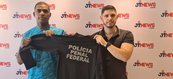 Presidente do SINDPPF-DF, Gilvan Albuquerque ao lado do policial penal Varlei Ferreira, na sede do JTNEWS quando participaram do I Encontro Nacional Estratégico de Valorização da Polícia Penal Brasil