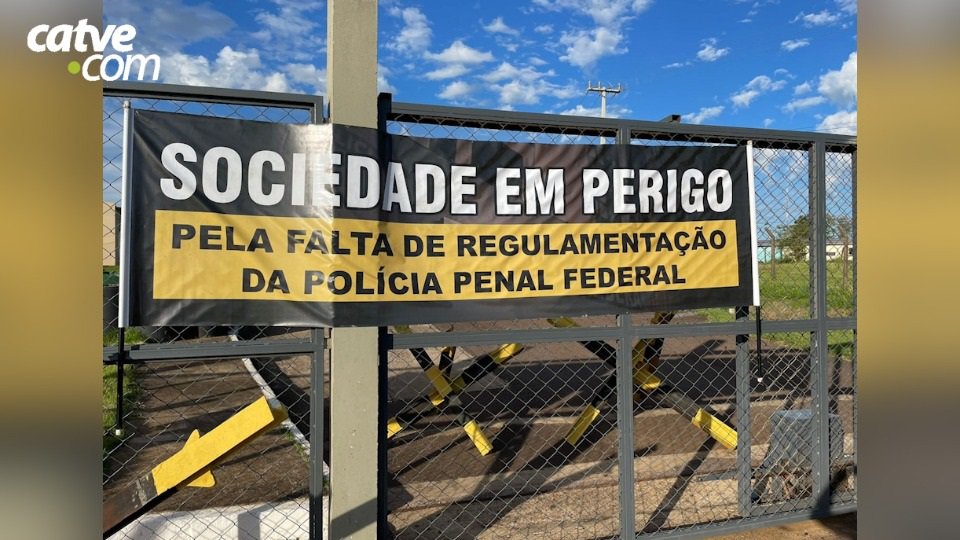 Protesto pela criação da Polícia Penal Federal (Foto: Reprodução/Catve.com) Protesto pela criação da Polícia Penal Federal (Foto: Reprodução/Catve.com)