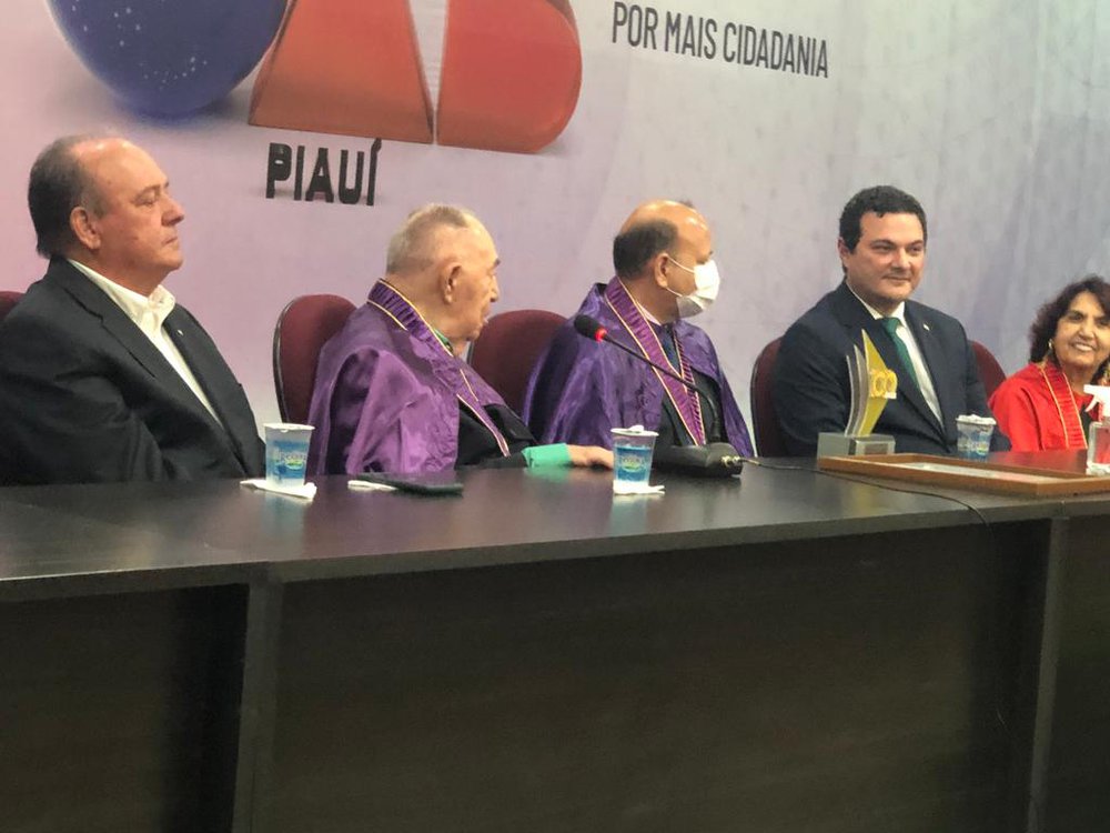 Homenagem da OAB e da APL ao jurista e escritor Celso Barros Coelho (Foto: Jacinto Teles/JTNEWS) Homenagem da OAB e da APL ao jurista e escritor Celso Barros Coelho (Foto: Jacinto Teles/JTNEWS)