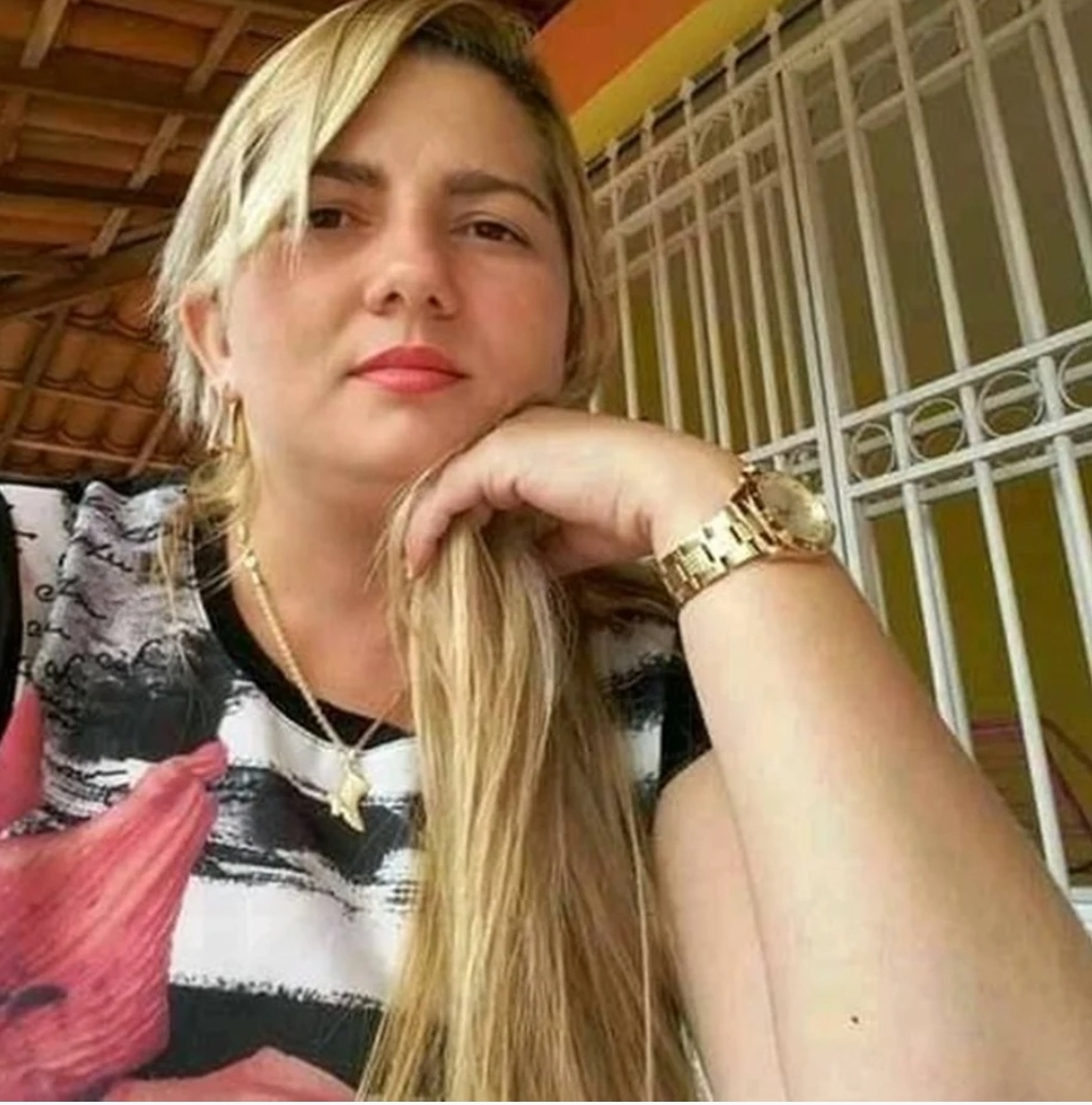 Mulher é assassinada a tiros em residencial