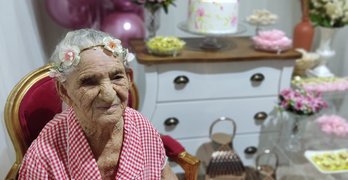 Confraternização em comemoração aos 106 anos de Dona Pedrina