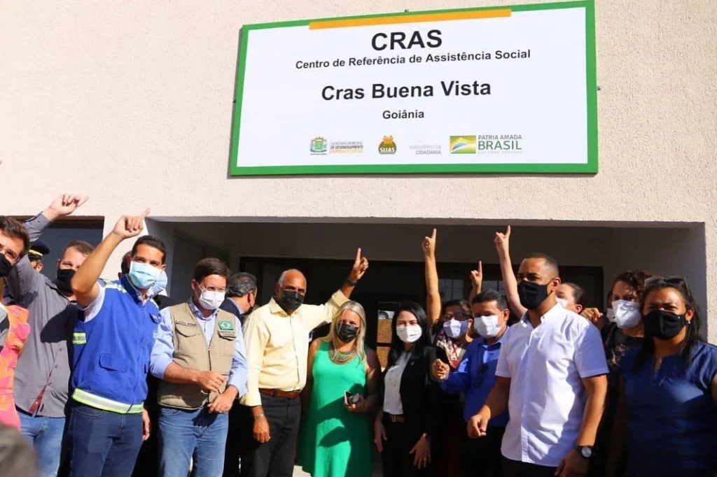 Gilson Machado, João Roma, Mario Frias e André Porciúncula inauguram praça inacabada em Goiânia