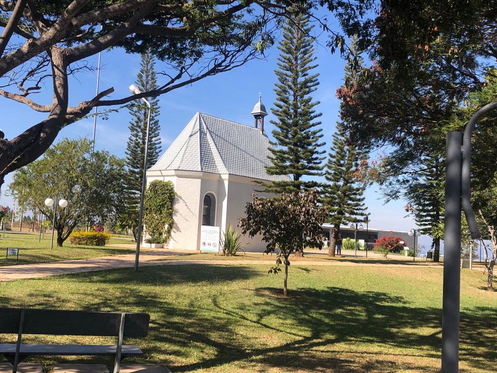 O Santuário da Mãe Rainha, na Capital Federal, tem por ideal ser Tabor da Esperança, fundado em 19/03/2000. (Foto: Jacinto Teles/JTNEWS) O Santuário da Mãe Rainha, na Capital Federal, tem por ideal ser Tabor da Esperança, fundado em 19/03/2000. (Foto: Jacinto Teles/JTNEWS)
