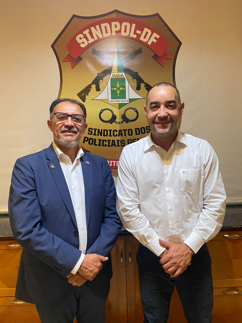 Jacinto Teles, presidente da AGEPPEN-BRASIL e o presidente eleito da FEBRAPOL, Paulo Rogério (Foto: Bárbara Prado para o JTNEWS) Jacinto Teles, presidente da AGEPPEN-BRASIL e o presidente eleito da FEBRAPOL, Paulo Rogério (Foto: Bárbara Prado para o JTNEWS)